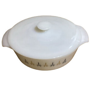 619. VINTAGE ANCHOR HOCKING FIRE KING 1 QUART COVERED CASSEROLE DISH